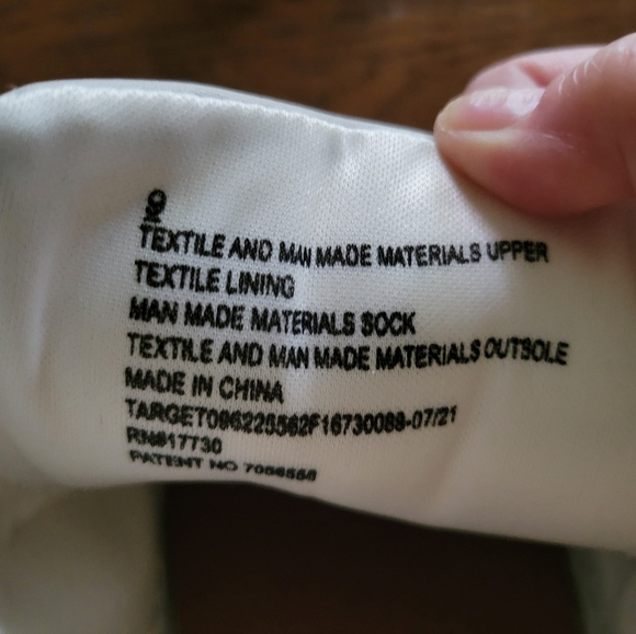 Universal Thread sneakers - Picture 4 of 9